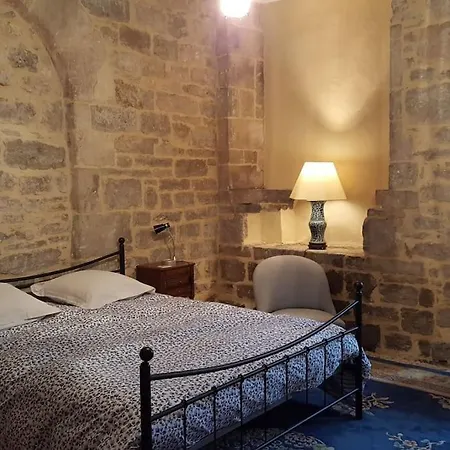 Maison Du Xveme Au Coeur Du Village Medieval Martel