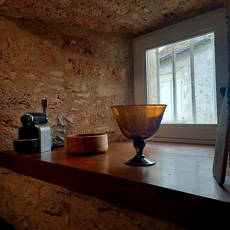 Holiday home Maison Du Xveme Au Coeur Du Village Medieval *