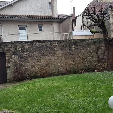 Maison Du Xveme Au Coeur Du Village Medieval