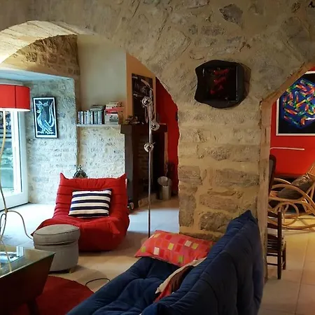 Maison Du Xveme Au Coeur Du Village Medieval Ferienhaus *