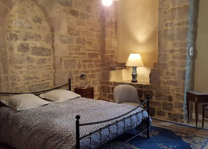 Maison Du Xveme Au Coeur Du Village Medieval Martel